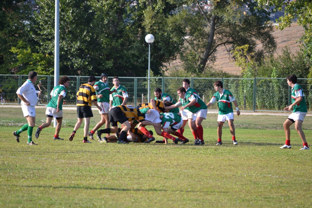 El Iru&ntilde;a R.C. cae en casa en el primer partido de la temporada